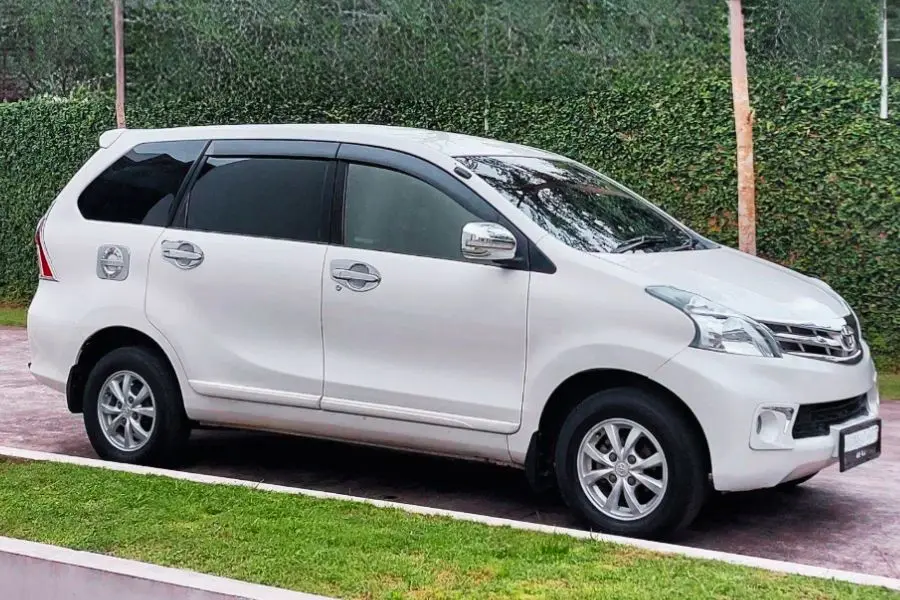Toyota Avanza untuk sewa mobil Bali